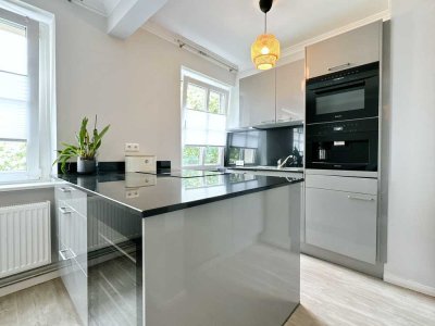 Hochwertig sanierte 2-Zimmer-Wohnung - moderne Einbauküche inklusive