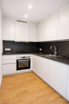 SCHALLMOOS | 2-Zimmer-Dachgeschosswohnung mit Balkon, hochwertig ausgestattet und wie neu
