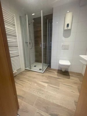 Im Jahr 2025 sanierte. hochwertige 3,5-Z.-Whg. in 3-FH mit sehr großem Balkon in Dinslaken-Bruch