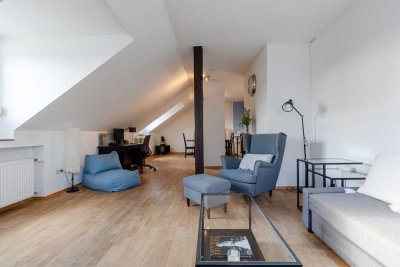 Helle Drei-Zimmer-Wohnung mit Aufzug und Stellplatz direkt am Schweizer Platz