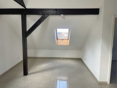 Tolle renovierte 2-Raum-Dachgeschosswohnung mit Einbauküche in Fürstenwalde/Spree
