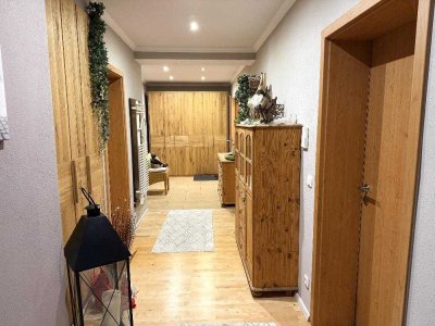 Ch.Schülke-Immobilien; Eleganz trifft Wohnkomfort Hochwertige Erdgeschosswohnung mit Terrasse & G...