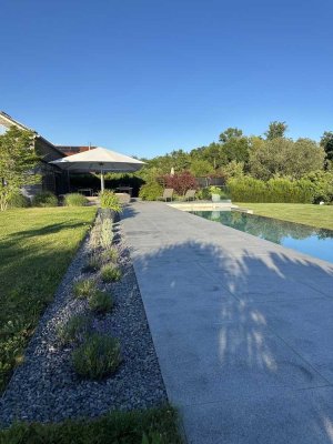 Architektenhaus in Beuern bei Greifenberg auf 1600 m2 Grund mit Pool 16,50 x 3 in Ortsrandlage