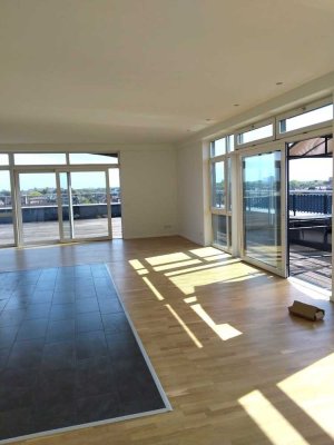 Traumhaft schöne Penthousewohnung mit toller Dachterrasse in Duisburg zu vermieten
