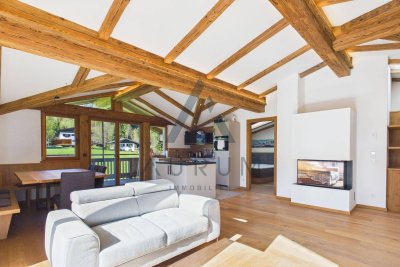 Miete: Traumhafte Dachgeschoss Wohnung mit Kamin und Lift