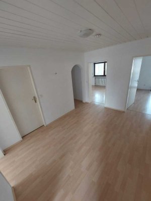 Freundliche 3-Zimmer-Wohnung mit Wintergarten in Heddesheim