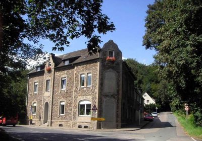 2,5-R.-Wohnung im Natursteinhaus in grüner Lage