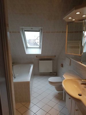 gemütliche 4 Raum- Wohnung mit Einbauküche, Tageslichtbad und Blick über Wurzen sucht neue Mieter