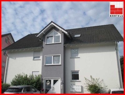 Dachgeschoss-Wohnung mit Balkon in sonniger Lage
