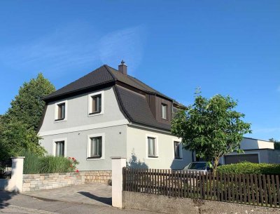 Charmante Kombination von alt & neu - Designhaus mit Charakter & Burgblick in Burglengenfeld