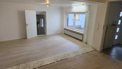 Bezugsfertige, hochwertig renovierte Wohnung in Halsenbach – auch als Mitarbeiterwohnung geeignet