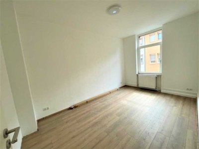 Große 4-Zimmer-Wohnung mitten in der City, nahe Marktplatz und Universität