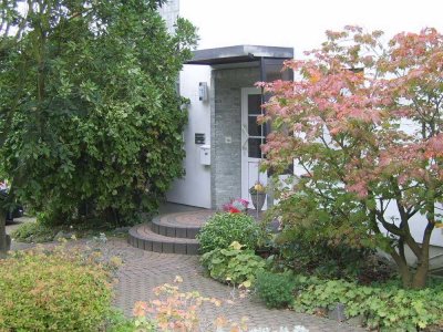 3 Zimmer,Einbauküche,Bad,Logia