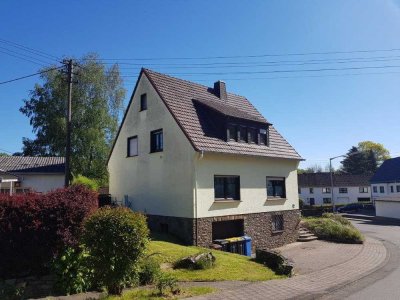 SCHNUCKELIGES EFH MIT GARTEN, NEU RENOVIERT!!!