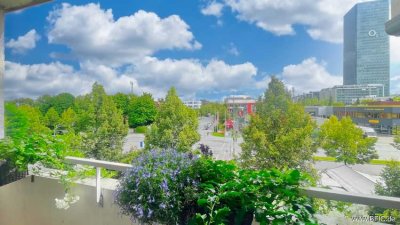sofort bezugsfrei: helle grosse renovierte 1-Zi.-Whg. mit Balkon in Moosach