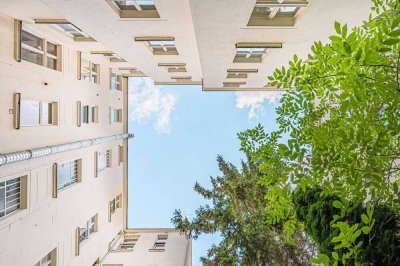 Zwei Ebenen, viele Optionen: Einheit zur Neugestaltung mit geplanter Umnutzung zum Wohnen