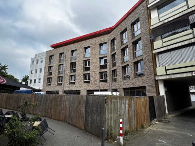 Neubau mit Balkon und EBK: Geschmackvolle 2-Zi.-Whg. in MG in zentraler Lage