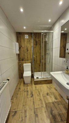 Stilvolle und Modernisierte 3-Zimmer-Wohnung mit EBK in Ludwigshafen am Rhein