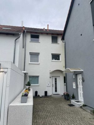 Gepflegtes Reihenmittelhaus in idyllischer Vorstadtlage von Stuttgart