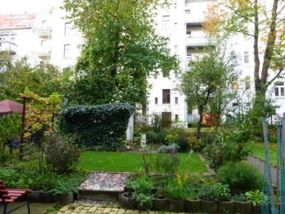 ** HELLE 2 RWG MIT PARKETT, BAD MIT WANNE, BALKON **WE 09**