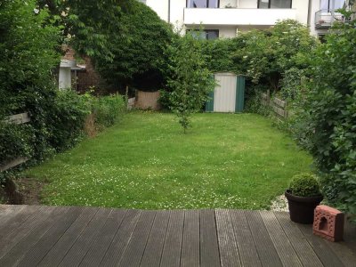 Mitten drin in Poppelsdorf! Einziehen und wohlfühlen! Mit eigenem Garten und EBK inkl. E-Geräten