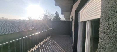 Helle 3-Zimmer-Wohnung im 2. OG mit Balkon in Altenstadt