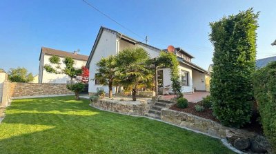 Modernisiertes Einfamilienhaus mit großem Garten, Sauna und Klimaanlage in Hattersheim am Main
