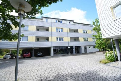 Freundlich, ruhig, grün und hell mit Balkon und überdachtem Stellplatz in KA-Durlach!