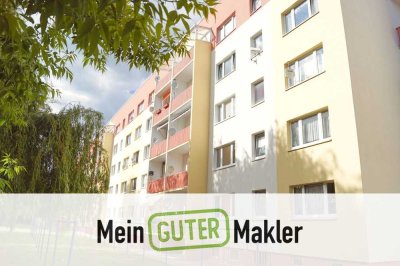 Familienfreundliche Anlage: gepflegte 3 Raum Wohnung mit Loggia zentral in Bad Düben