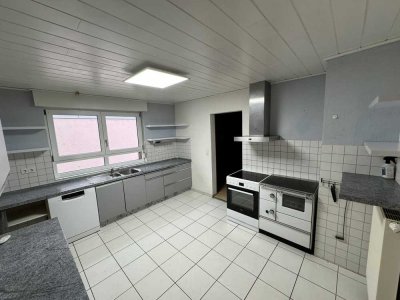 Gemütliche und geräumige 4-Raum-Wohnung mit Einbauküche in Kehl-Auenheim