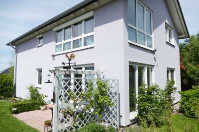 Zweifamilienhaus nahe Schweriner Innensee - stadtnah + idyllisch + sehr gepflegt