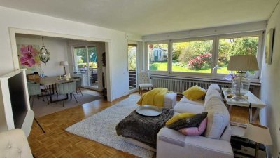 Ruhige Lage nahe Bürgerpark, großzügige 5-Zimmer-Maisonette-Wohnung im ZFH mit Balkon und Gäste-WC