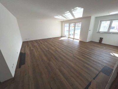Schöne 2 Zi-EG-Wohnung für 1-2 Personen, Terrasse, 1x TG, EBK, Anfragen bitte nur per email