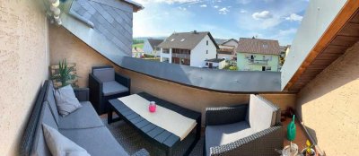 Gepflegte 4-Zimmer-Dachgeschosswohnung mit Balkon und EBK in Ober-Wöllstadt