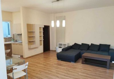 Attraktive und gepflegte 1,5-Raum-Wohnung mit Balkon und Einbauküche in Karlstadt