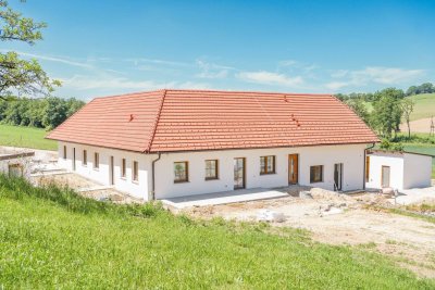 Hochwertige Neubauwohnung mit Eigengarten und Carpot, wohnen in absoluter Ruhe- und Grünlage