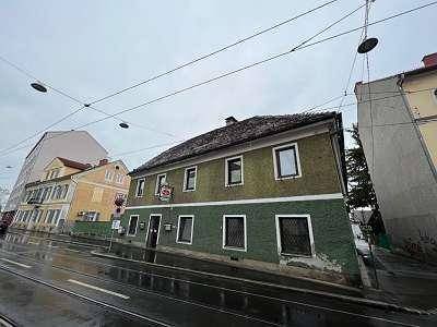 *Nächst TU: Altbauwohnung: 4 Zimmer mit Terrasse schöner Ausblick- top Lage*