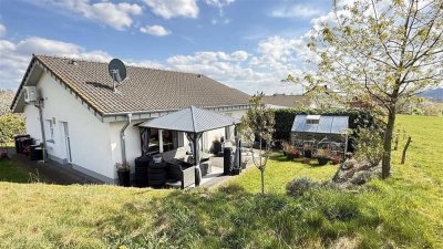 Klein aber fein: Neuwertiger Bungalow mit Terrasse in Morsbach-Seifen