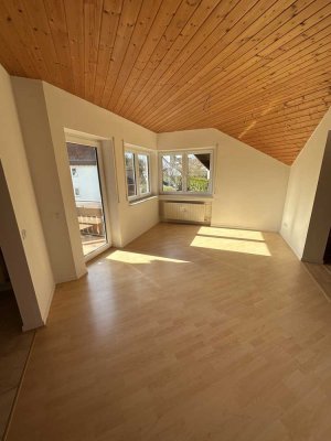 Helle 2,5-Zimmer-Wohnung mit Balkon in ruhiger Lage von Ulm-Einsingen (ca. 100 m²)
