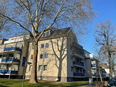 Über den Dächern des historischen Villenviertels von Bad Godesberg! Sanierte 3-Zi-Komfortwohnung