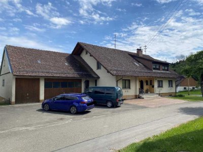 Ein Paradies für Naturliebhaber
Idyllisch gelegenes Zweifamilienhaus mit landwirtschaftlichem