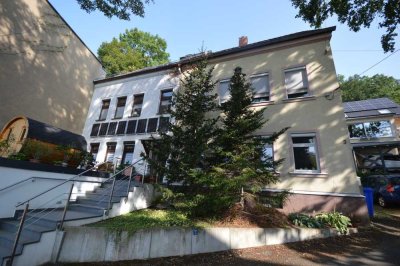 Geräumige Doppelhaushälfte in Stadtlage im Chemnitzer Umland - tolle Fernsicht inklusive