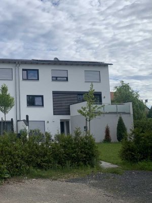 NEUBAU 2020: Schöne Doppelhaushälfte in ruhiger, zentrumsnaher Lage (Aichach)