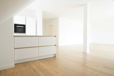 Großzügige, modern ausgestattete Wohnung im Obergeschoss