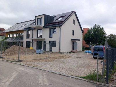 Neubau geräumige, geschmackvolle 8-Zimmer-Maisonette-Wohnung mit lux. Innenausstattung