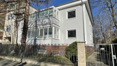 Stilvolle, modernisierte 4-Zimmer-Hochparterre-Wohnung mit geh. Innenausstattung mit EBK
