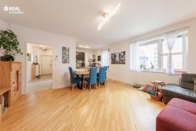 WOHNTRAUM - WUNDERSCHÖNE 4 ZIMMER-WOHNUNG MIT BALKON UND GARAGENPLATZ