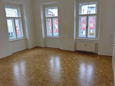 Heller 2 ZIMMER-Altbau, möblierte Einbauküche, Bad mit Dusche und WC, direkt am Jakominiplatz!