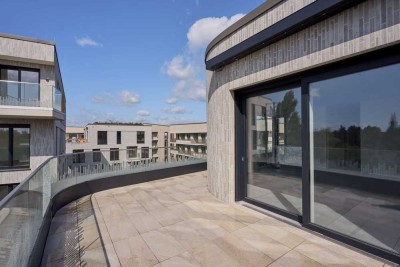 Über den Dächern Düsseldorfs: Bezugsfertige Penthouse mit 3 Zimmer und Dachterrasse mit Seeblick