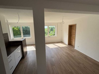 Ansprechende und modernisierte 2,5-Zimmer-Terrassenwohnung mit Balkon und Einbauküche in Schorndorf